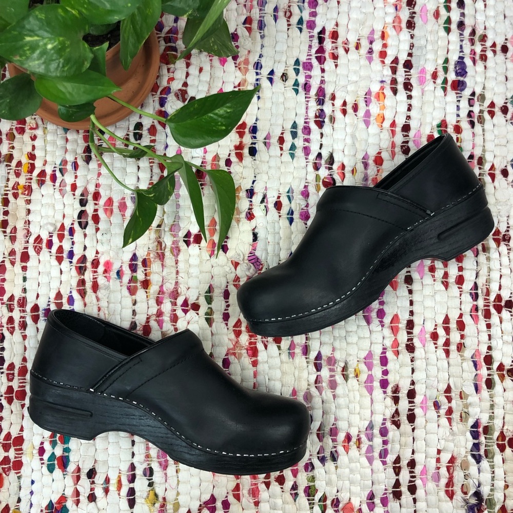 Dansko Black Leather Stapled Pro Mule Clogs